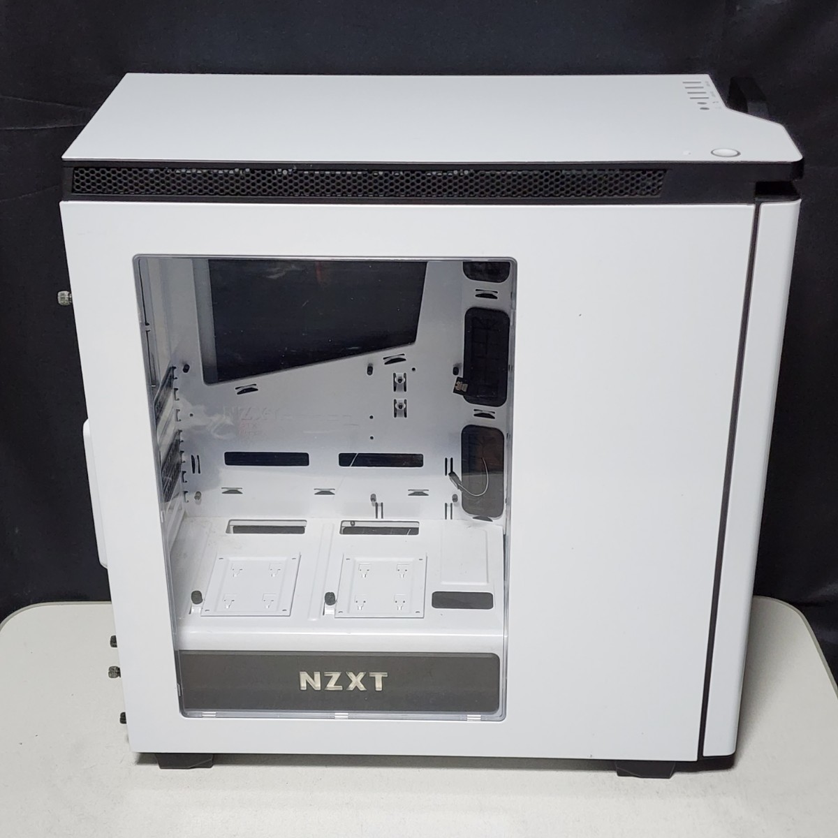 NZXT H440 Plus White(H440-Plus-WH) ミドルタワー型PCケース NZXT H440 Plus White(H440-Plus-WH) ミドルタワー型PCケース