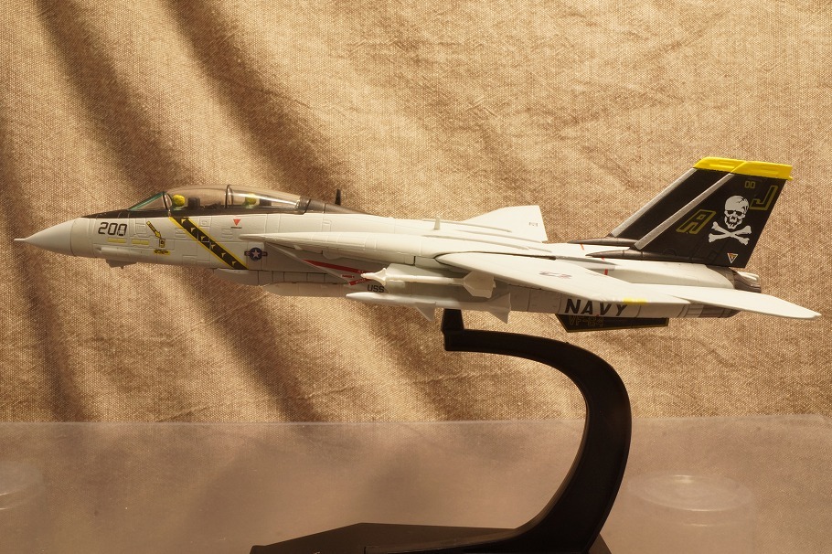 ★アメリカ戦闘機　グラマン F-14A トムキャット　1/100　911073　第84戦闘飛行隊_画像2