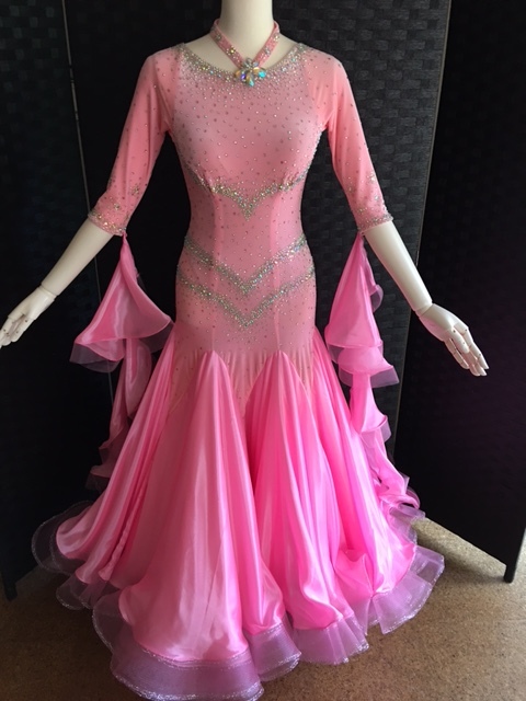 新品 社交ダンスドレス クリスアン生地使用 競技ドレス モダンドレス ピンク デモ 衣装 MLサイズ ワルツ タンゴ スロー ヴェニーズ