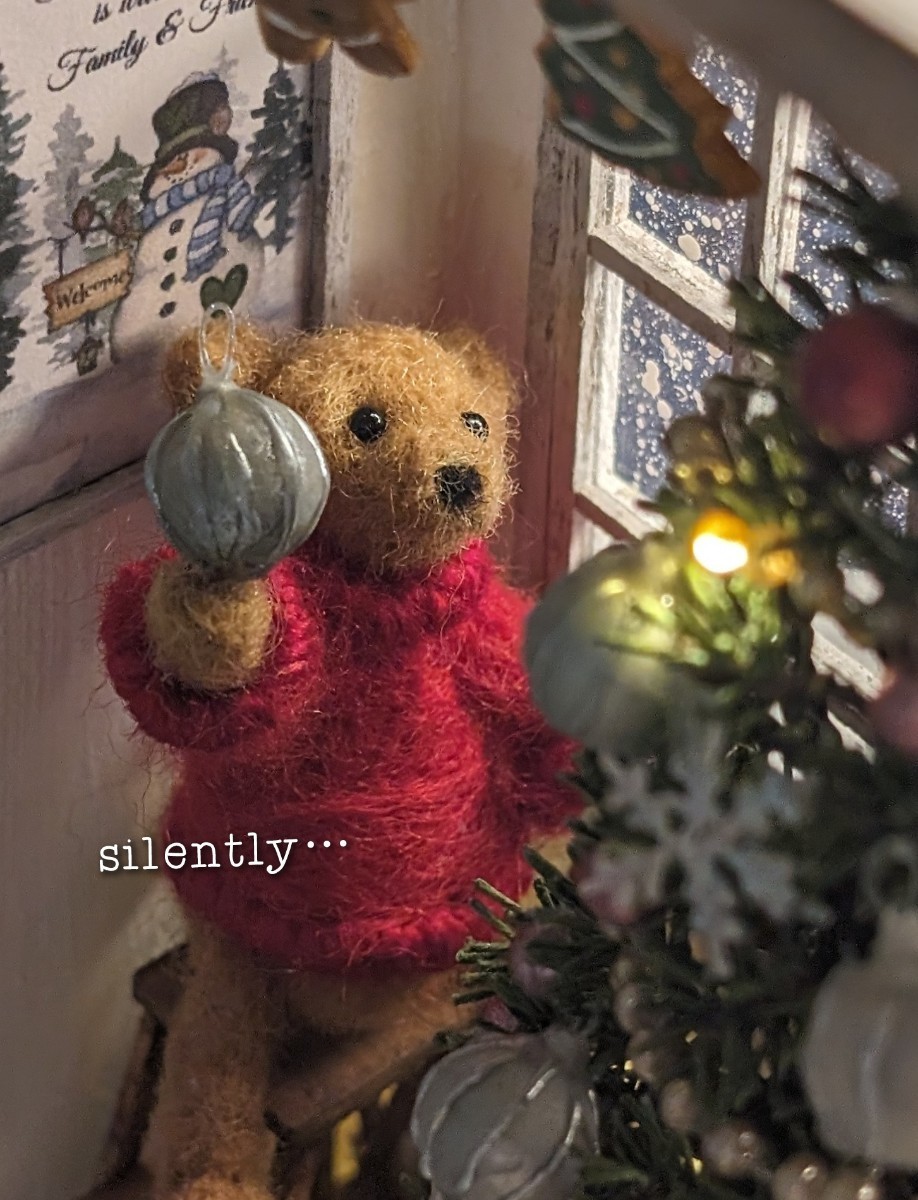 Allenne*　 クマさんのクリスマス準備＊ミニチュア＊ハンドメイド雑貨＊ドールハウス＊くま_せっせ　せっせ…