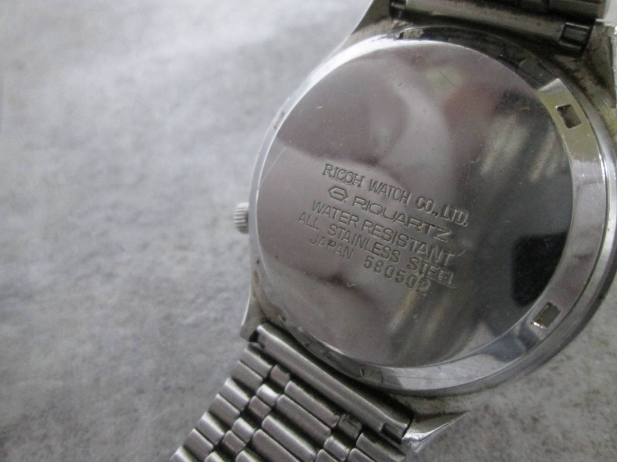 【1123o S7102】 RICOH RIQUARTZ 580502 リコー 3針 デイデイト ブラウン文字盤 腕時計 時計 ジャンク_画像3