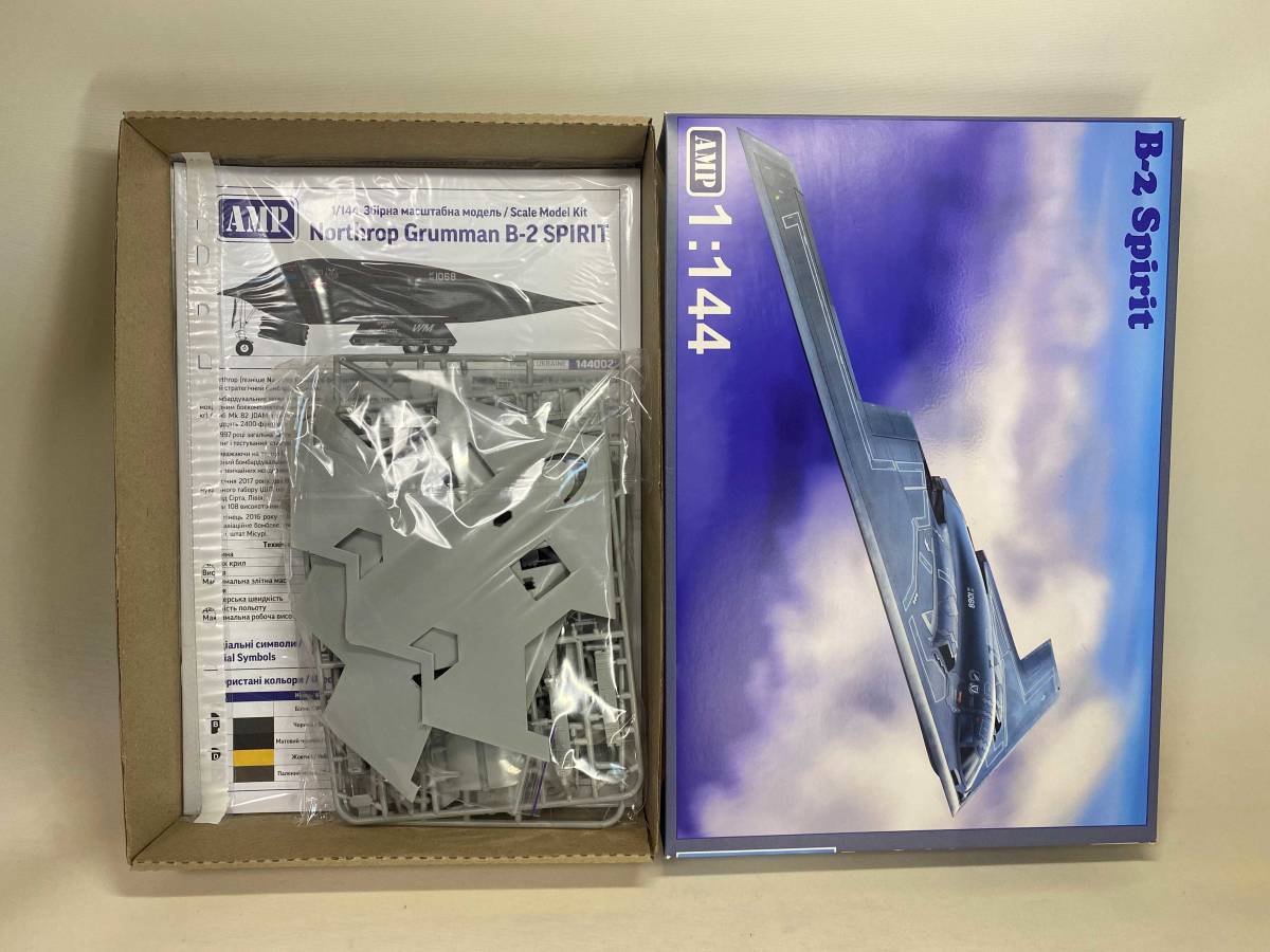 送料無料　1/144 AMP 14002 Northrop B-2A Spirit Stealth_画像4