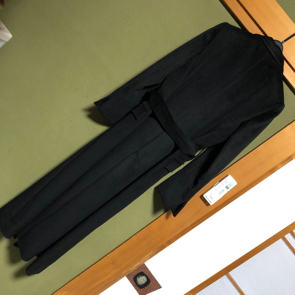 定価10万円ほどでした。新品　未使用　黒色ロングコート40サイズ　リアルファーフォックス取り外し可能