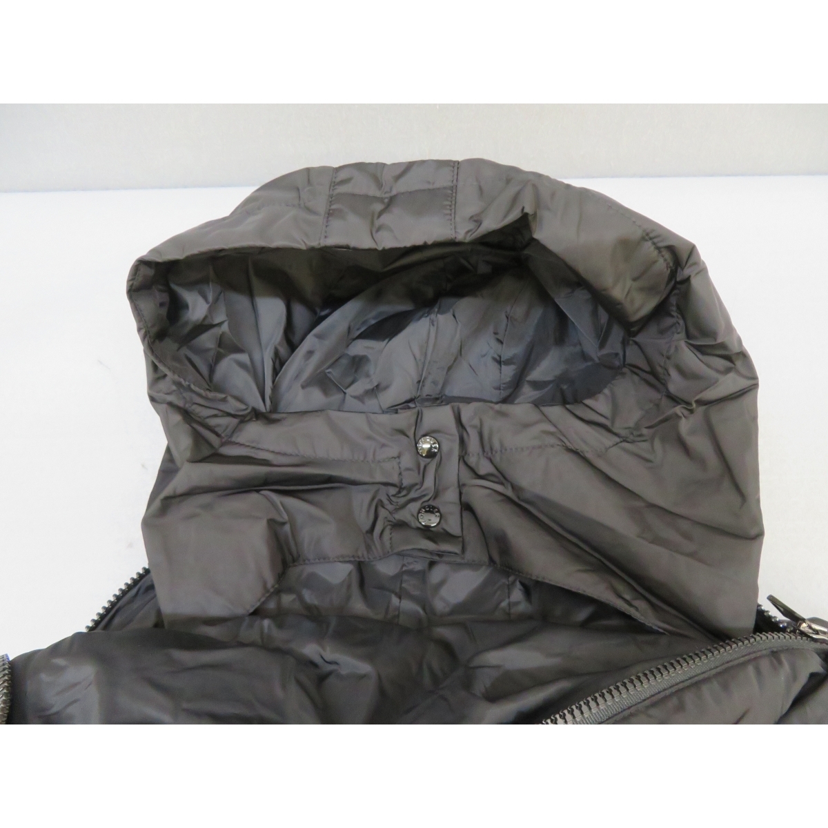 YSS3931★MONCLER/モンクレール FLAMMETTE GIUBBOTTO フラメッテ ダウンコート Aライン フード収納可能 ブラック サイズ2★A_画像5