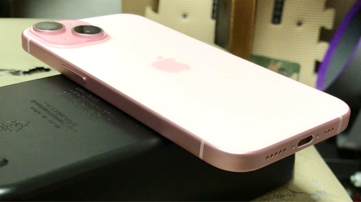 iphone15 ピンク 256GB simフリー おまけ付き 超美品