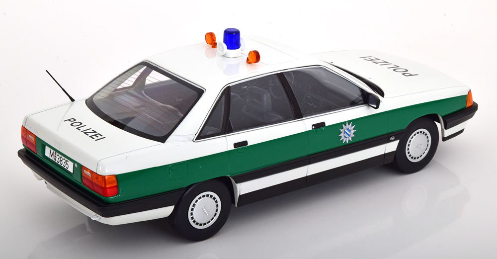 Triple 9 1/18 Audi 100 C3 Saloon 1989　POLIZEI　アウディ　パトカー_画像2