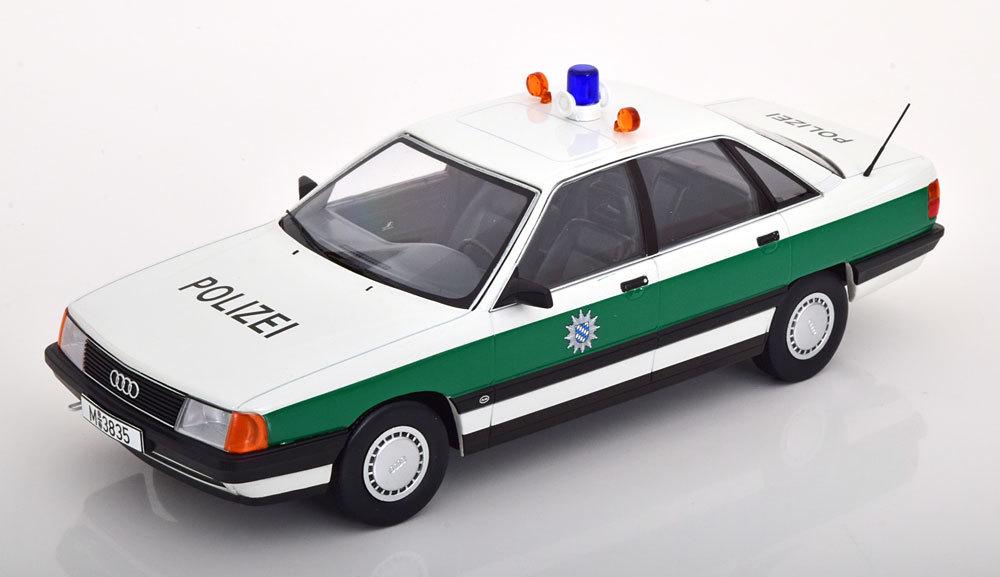Triple 9 1/18 Audi 100 C3 Saloon 1989　POLIZEI　アウディ　パトカー_画像1