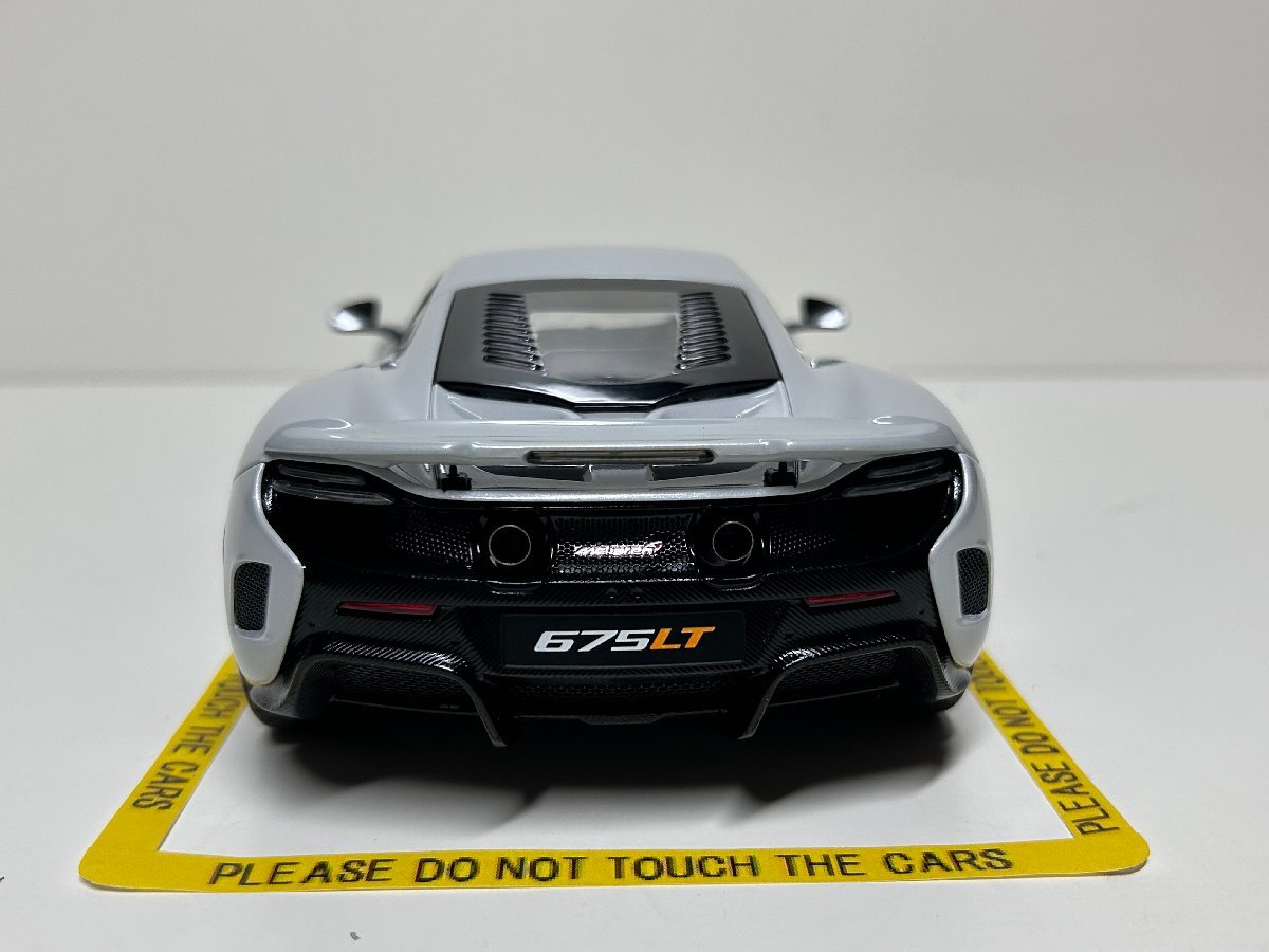 セール品　AUTOart 1/18 McLaren 675 LT 2016 silica white　マクラーレン_画像4