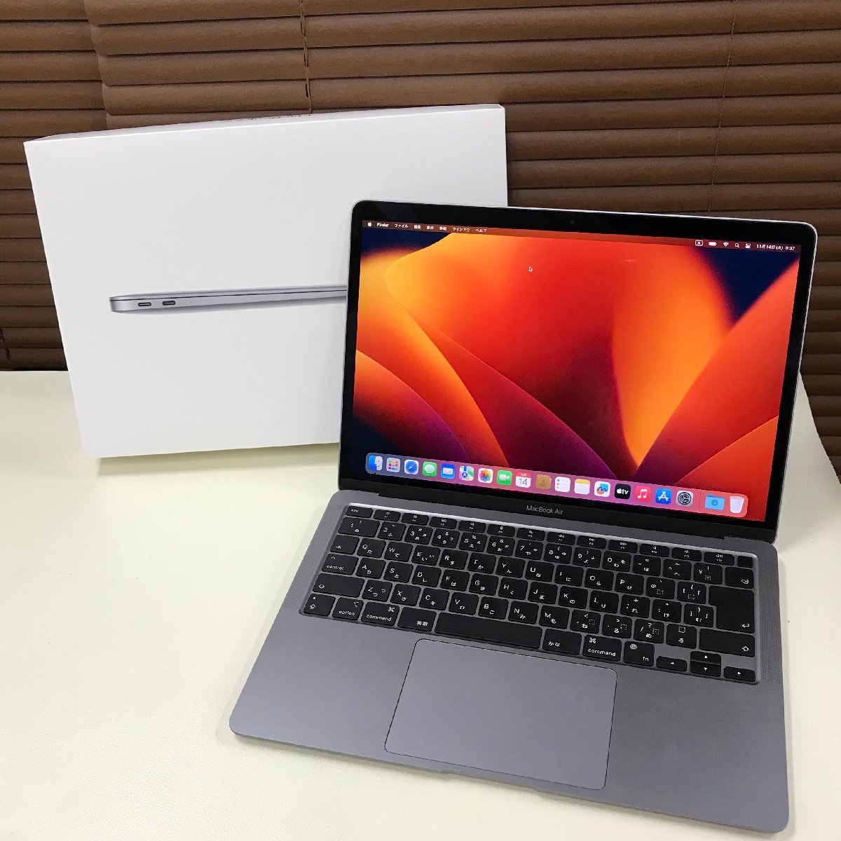 ☆美品/中古品☆ MacBook Air 13インチMGN63J/A M1チップ（8コア