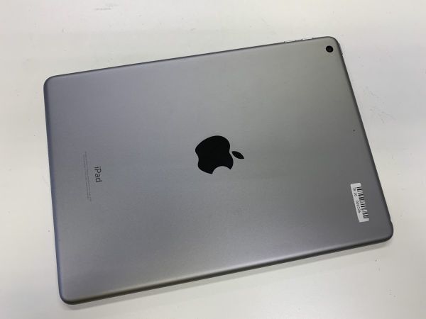 ★送料無料★ジャンク★WiFi★A1893 iPad (第 6 世代) Wi-Fi 32GB★グレイ★7826000326★SYS★11/14_画像2