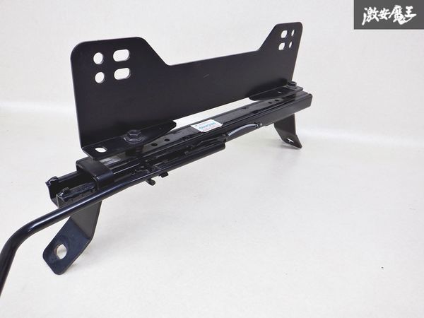 RECARO レカロ GP6 GP7 インプレッサ VMG レヴォーグ VAB VAG WRX サイド止め フルバケ シートレール 右 運転席 2086.001.2 サイドステー付_画像2