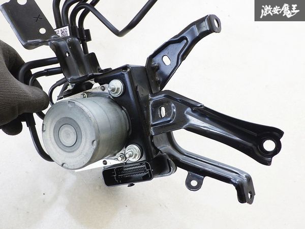 新車外し品!! トヨタ 純正 ZN8 GR86 FA24 ノーマル ABS ブレーキアクチュエーター 配管 ホース付き 即納 ZD8 BRZ_画像2