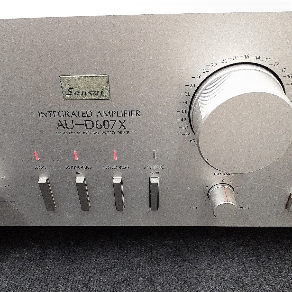 SANSUI サンスイ AU-D607X プリメインアンプ 通電のみ確認ジャンク　zejみ_画像6