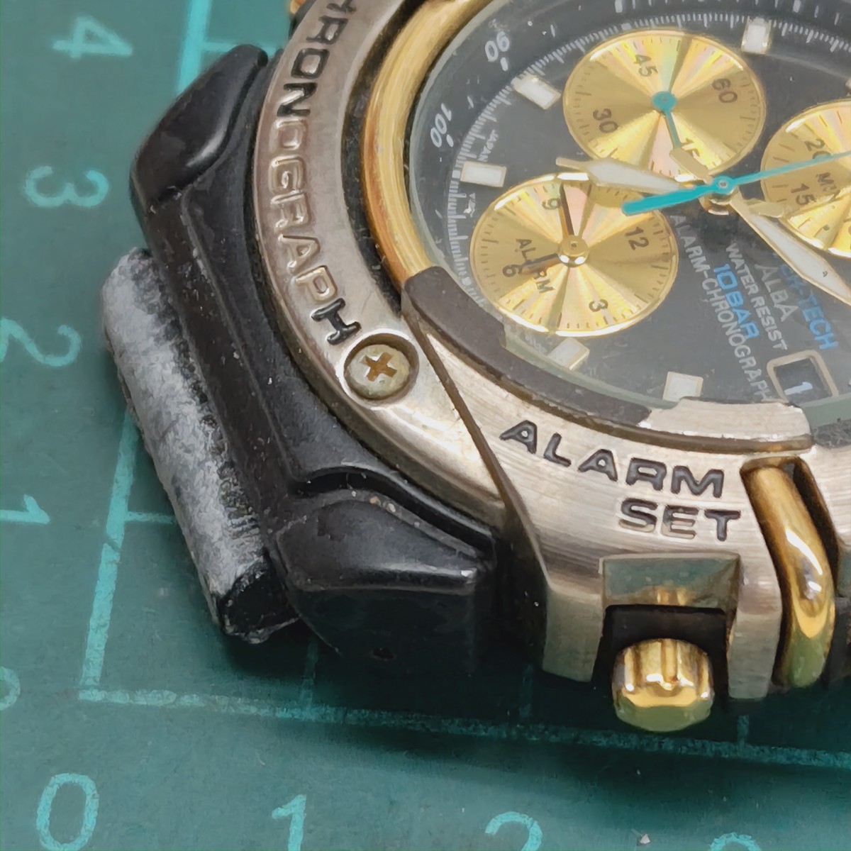 [不動ジャンク品]本体のみ　メンズ腕時計 クォーツ SEIKO ALBA クロノグラフ ALBA HYPER-TECH Y182-6000 zejみ_画像8