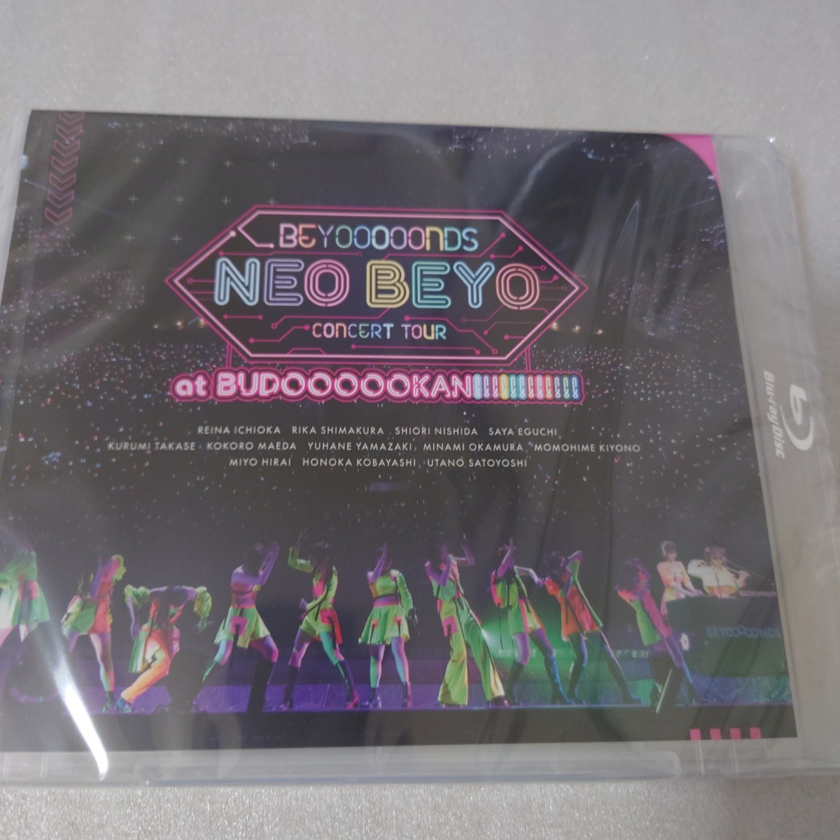 新品未開封Blu-ray　特典映像+ライブフォトブック封入 BEYOOOOONDS Blu-ray/BEYOOOOONDS CONCERT TOUR 「NEO BEYO at BUDOOOOOKAN!!!!!!!!!_画像1