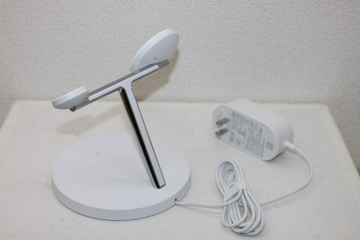 MagSafe公式認証 磁気 ワイヤレス 充電器 Belkin WIZ017 BOOST CHARGE PRO 3-in-1 Wireless Charging Stand With MagSafe ベルキン_画像4