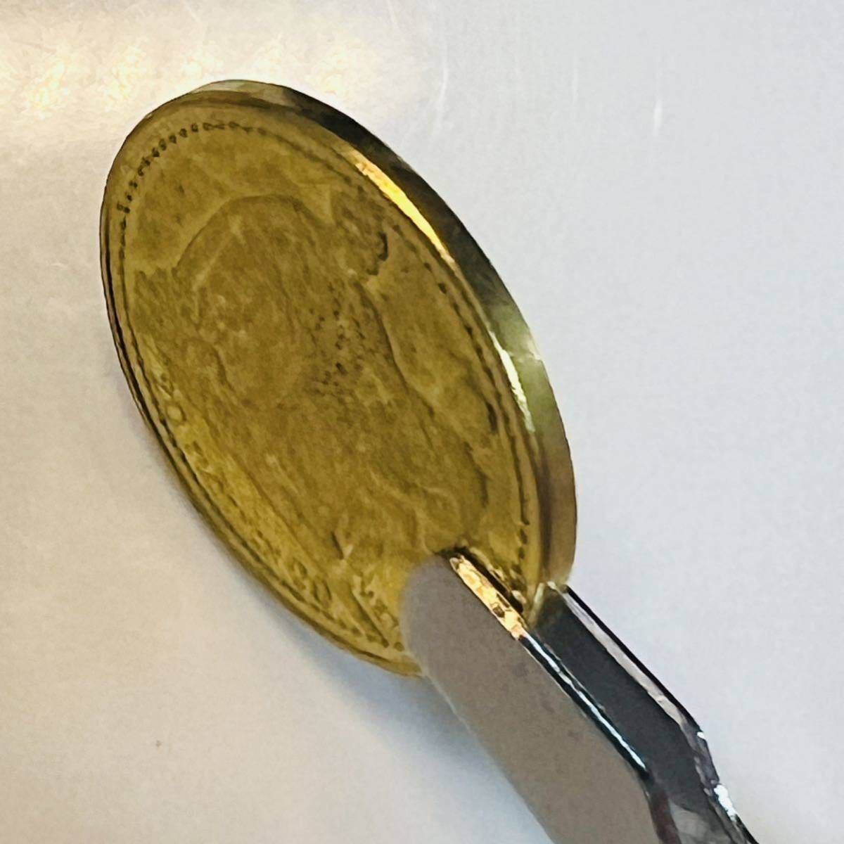 ポーランド　古銭　1925年　三月憲法記念 20ズウォティ　国章　鷲　クラウン　硬貨　コイン　小型　　金貨　重さ4.3g_画像3