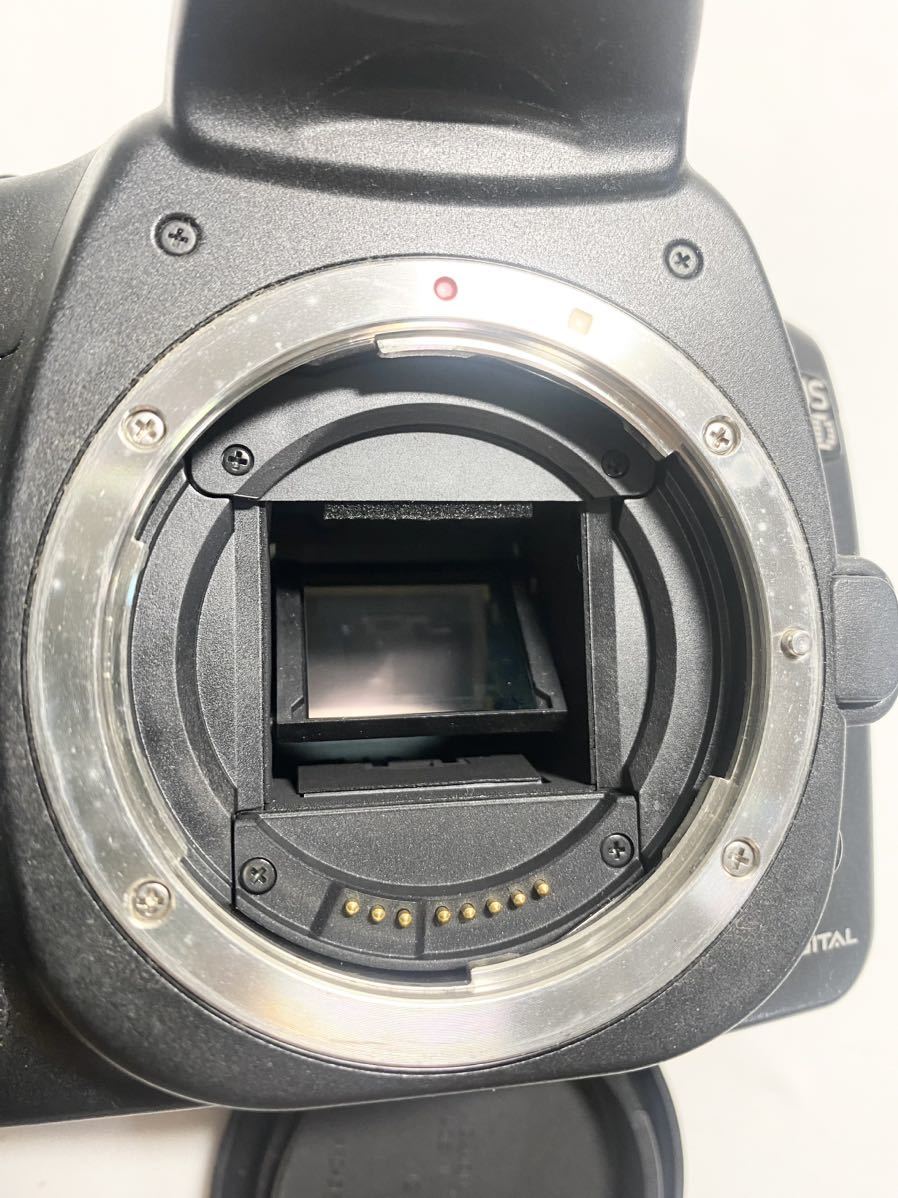 11K038 Canon キヤノン イオス EOS 20 D デジタル 一眼レフ カメラ 動作未確認_画像2