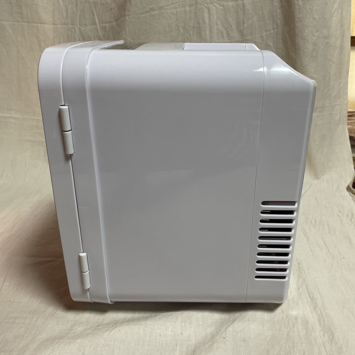 EENOUR 冷蔵庫4L 2電源式ミニ冷温庫　NEW-4L 車内使用　ポータブル冷温庫_画像4