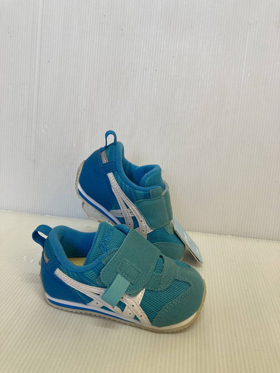 *. bargain!asics SUKUSUKUa Ida ho BABY TUB168 3842 13.5. blue color . white. line . stylish toes sunburn . yellow tint equipped 