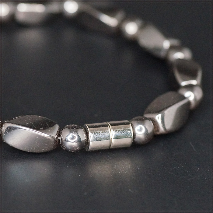 [BRACELET] Black Hematite 磁気マグネット ツイスト四角柱 & 球体 ビーズ ブラック ヘマタイト ヒーリング ブレスレット 19.5cmの画像7