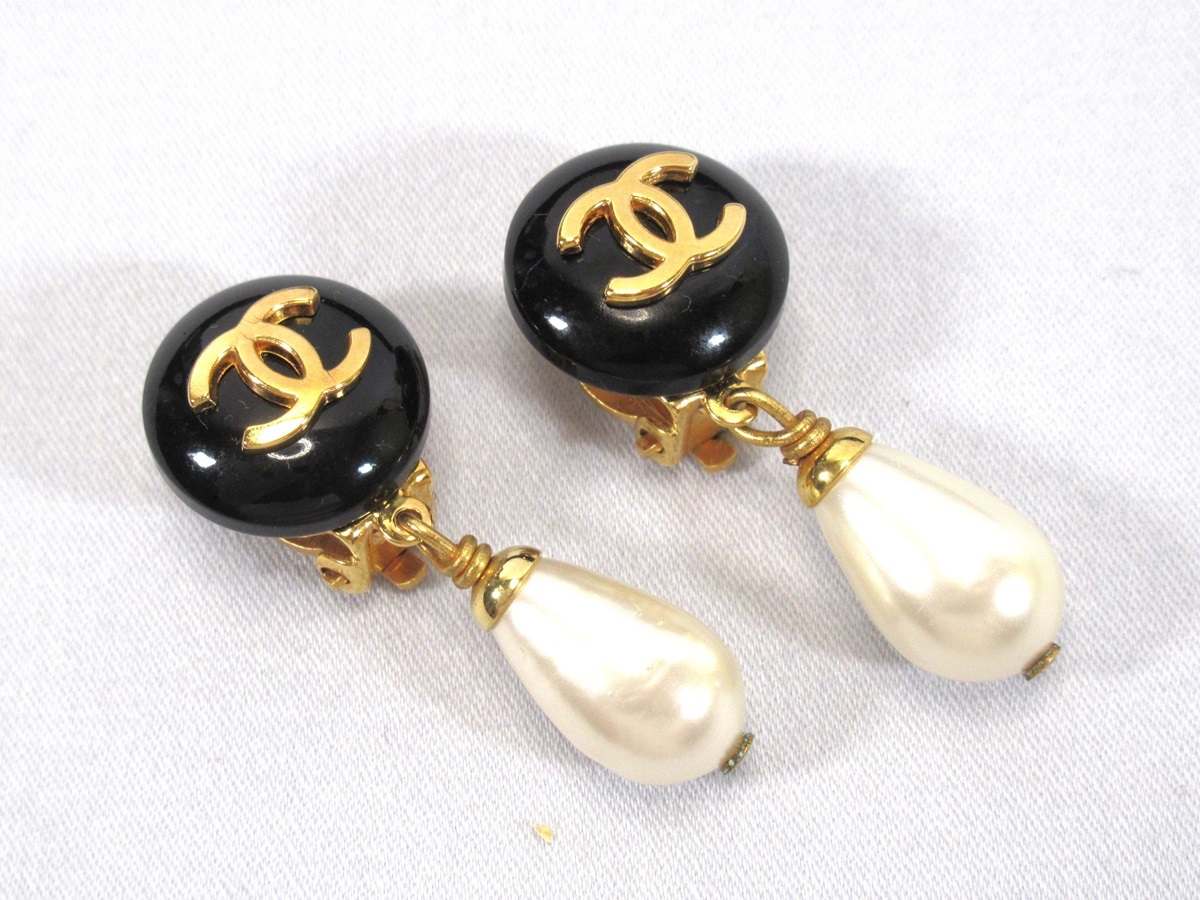 vintage CHANEL Pre-Owned 95A CC logo drop clip-on earrings ヴィンテージ シャネル ドロップ パール CCロゴ イヤリング_画像2