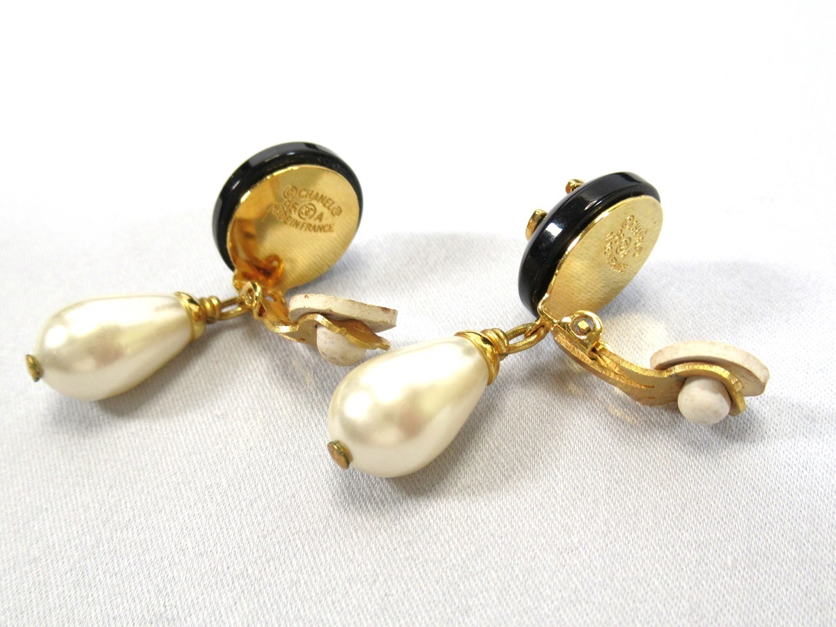 vintage CHANEL Pre-Owned 95A CC logo drop clip-on earrings ヴィンテージ シャネル ドロップ パール CCロゴ イヤリング_画像3