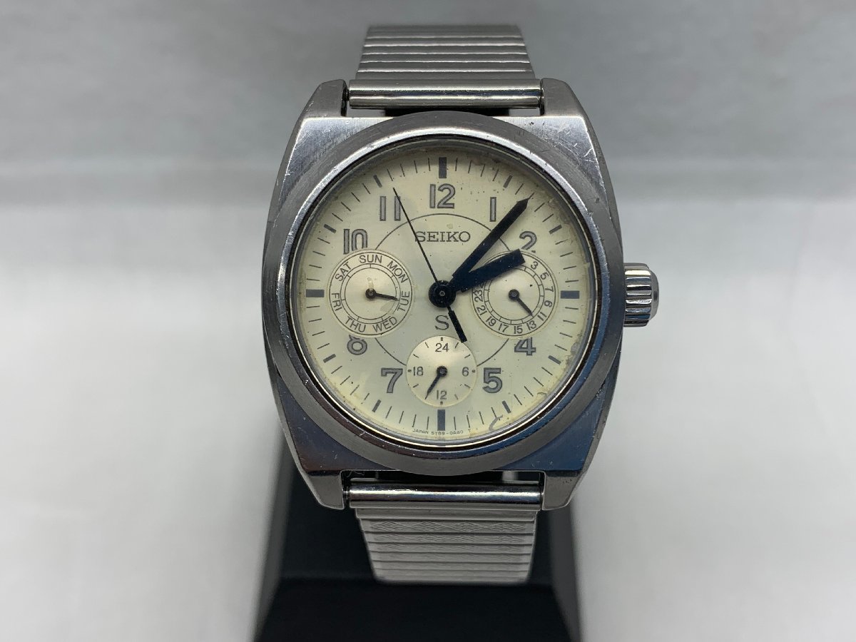 【稼働品】SEIKO セイコー クオーツ 5Y89-0A50 トリプルカレンダー メンズ腕時計_画像1