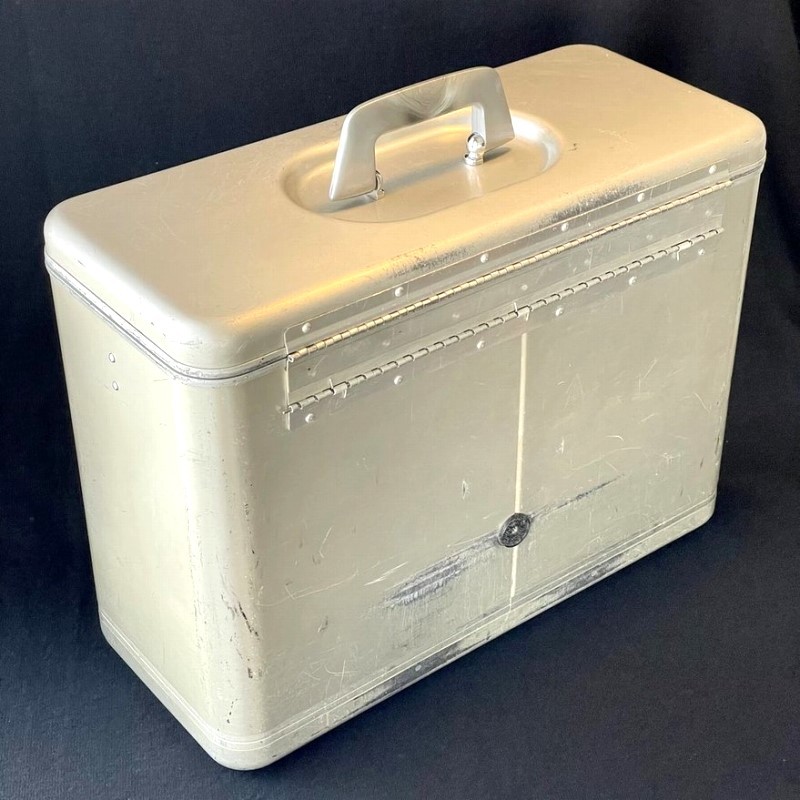  super rare blue is li Zero Halliburton ZERO HALLIBURTON Vintage Pilot case ( flight case * large )#198107