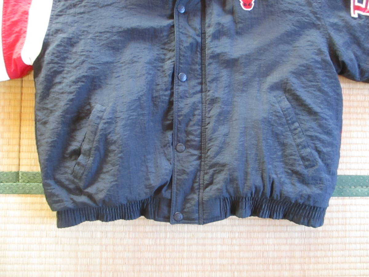 90s シカゴブルズ 中綿入りナイロンジャケット Vintage 90s シカゴブルズ 中綿入りナイロンジャケット Vintage