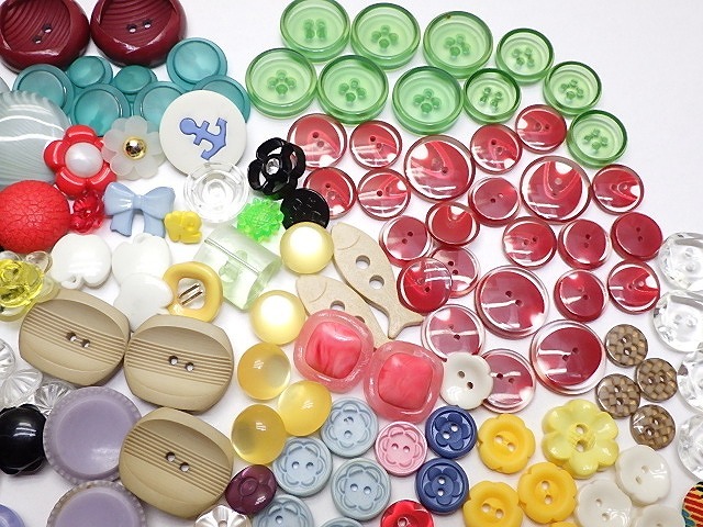 * Showa Retro pretty button ① retro color approximately 300 piece and more summarize * F694 handicrafts hand made button art .