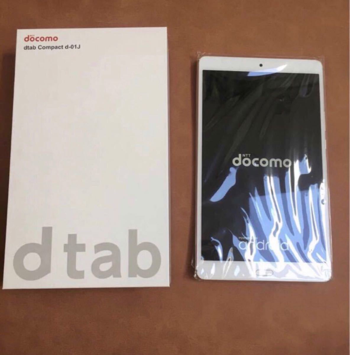 新品未使用品Huawei dtab Compact d-01J Gold_画像1