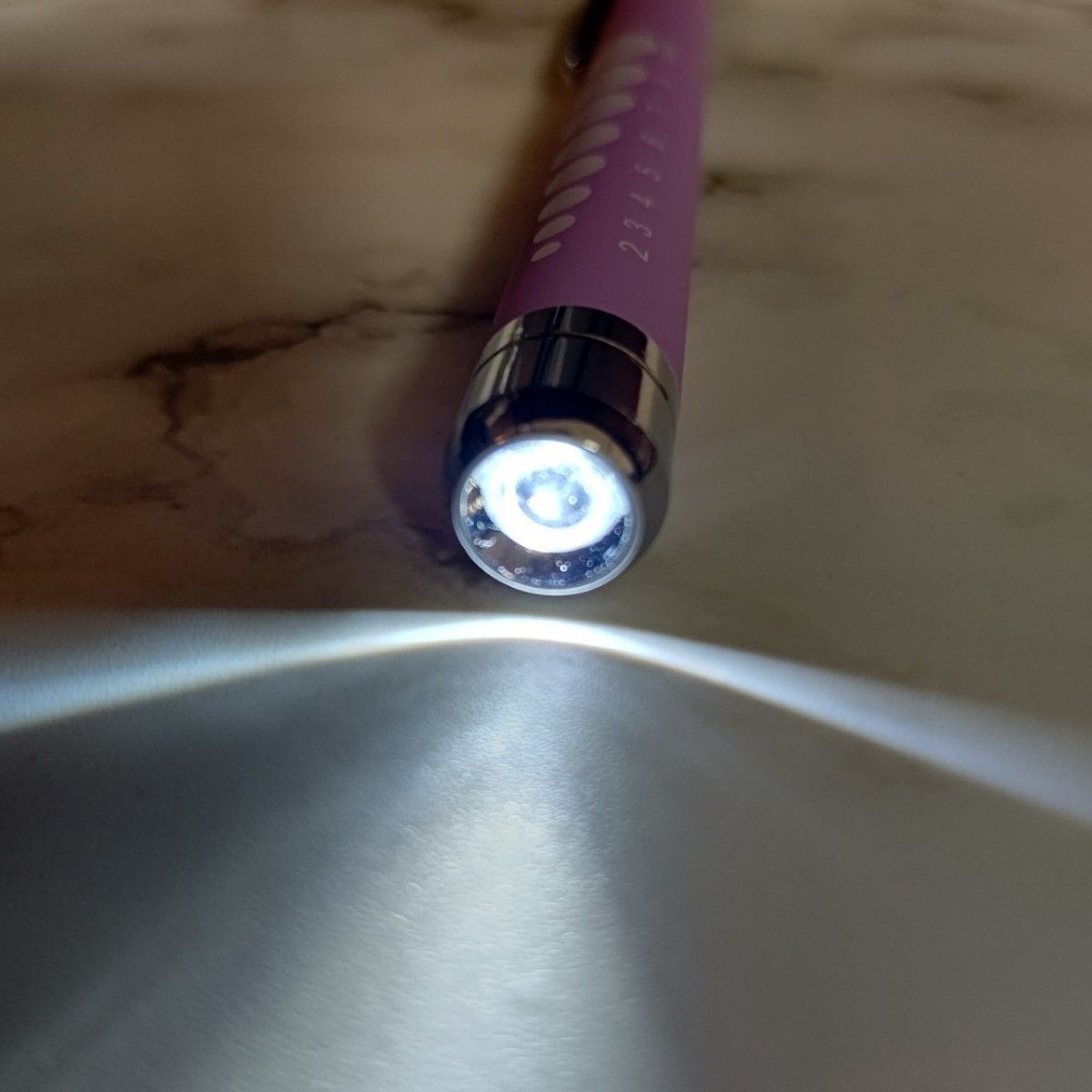 メディカル ペンライト LED クリップ付き　ペン型　災害　防災　医療　白光　ピンク