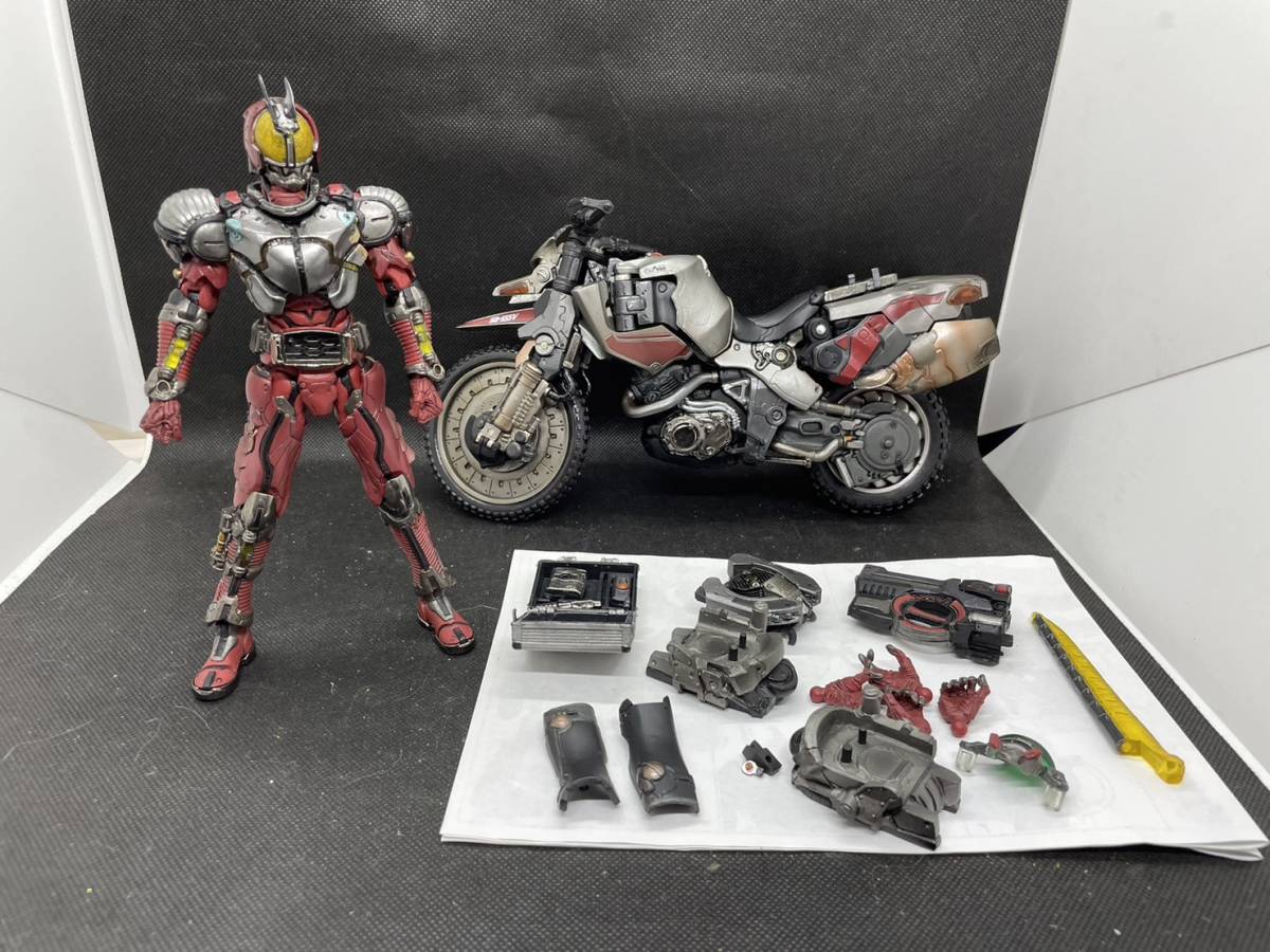 仮面ライダーファイズ　フィギュア　ブラスターフォーム＆オートバジン　MASKED RIDER FAIZ BLASTER FORM&AUTO VAJIN　箱無し　※破損あり_画像1