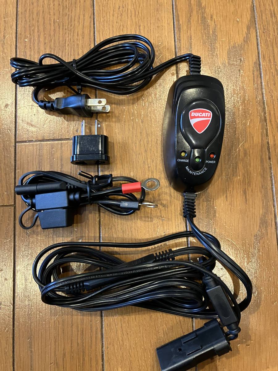 中古 DUCATI ドゥカティ バッテリー充電器_画像3