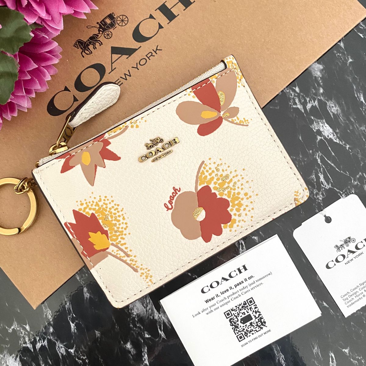 新品 COACH コーチ コインケース 小銭入れ財布 花柄 ホワイト