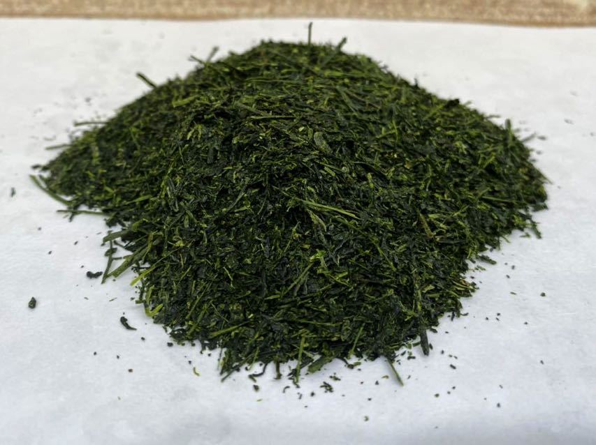 【2000人超の販売実績】知覧茶　特上煎茶100ｇ6袋入　香り良くコクと旨味のある煎茶です。_さえみどり品種を主原料とした現物の茶葉。