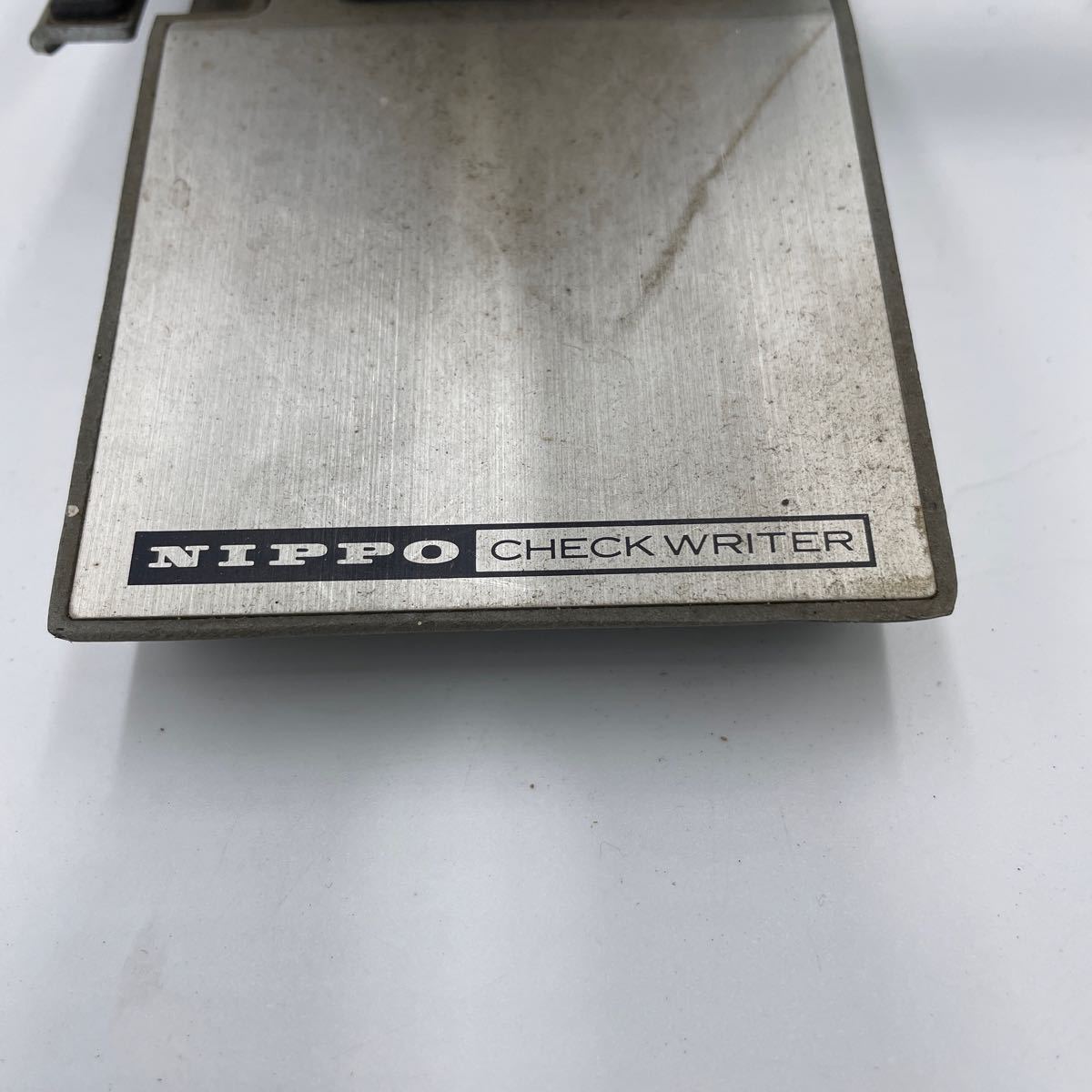 【D-64】111 ニッポー チェックライター HS型 中古 NIPPO CHECK WRITER 小切手 領収書（サイズ縦27センチ横20センチ高さ14センチ）_画像8