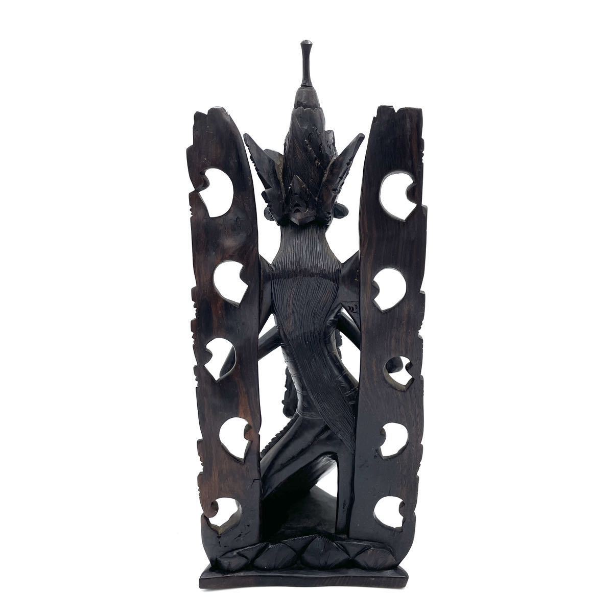 【E-31】木製置物 彫刻 踊子 女神 神像 インドネシア バリ 東南アジア 仏教美術 インテリア 天然木（高さ38㎝、横幅15㎝、奥行き11㎝）_画像3