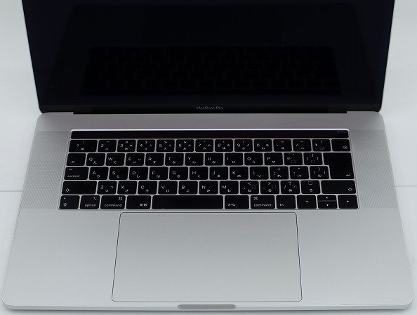 【1円スタート】Apple MacBook Pro 15インチ 2018 シルバー 2880x1800 A1990 EMC3215 ロジックボード欠品_画像2