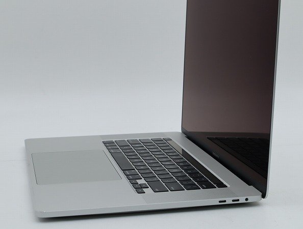 【1円スタート】Apple MacBook Pro 16インチ 2019 シルバー 英字キー 3072x1920 A2141 EMC3347 ロジックボード欠品_画像4