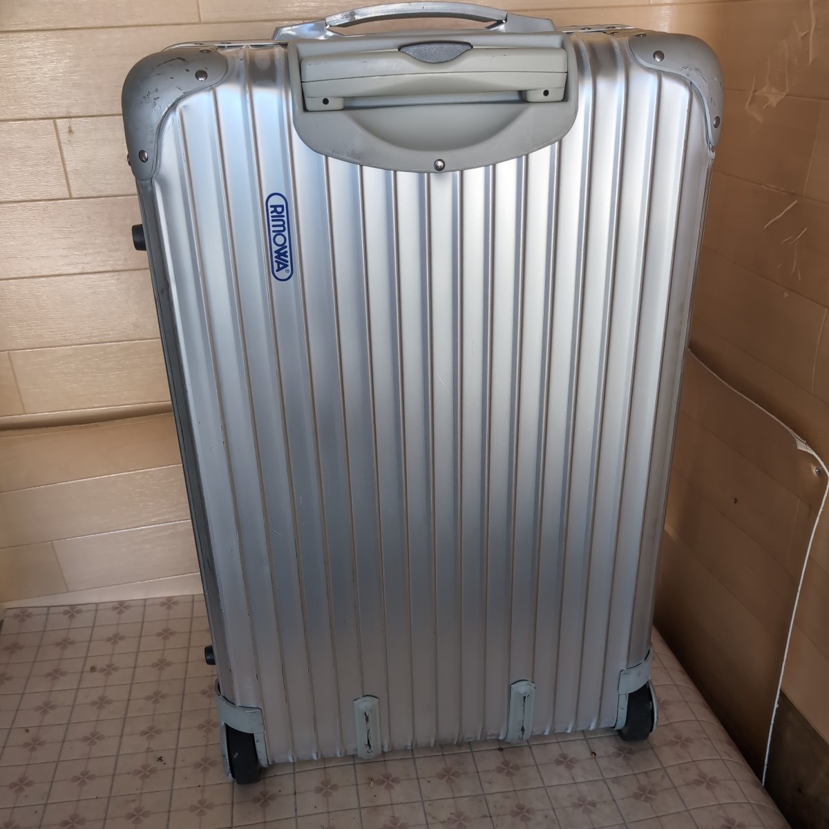 　RIMOWA リモワト　2輪　アルミスーツケース　中古_画像3