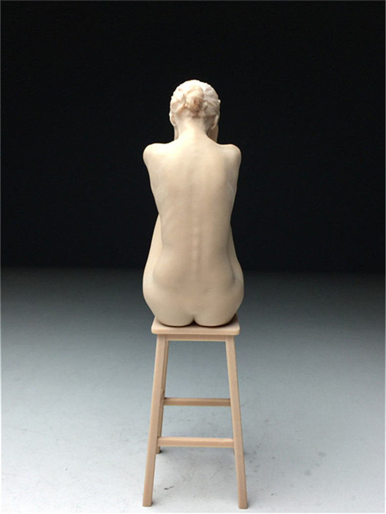 樹脂製　西洋彫り　女神　ヌード　デッサン人形　女性　少女　フィギュア　美人　裸婦　仏像　置物　　重さ約95ｇ_画像4