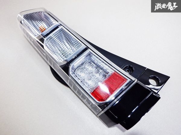 点灯OK！！ホンダ純正 JF1 JF2 N-BOX NBOX 前期 LED テールランプ テールライト 左右 ICHIKOH D105 棚Q5_画像3