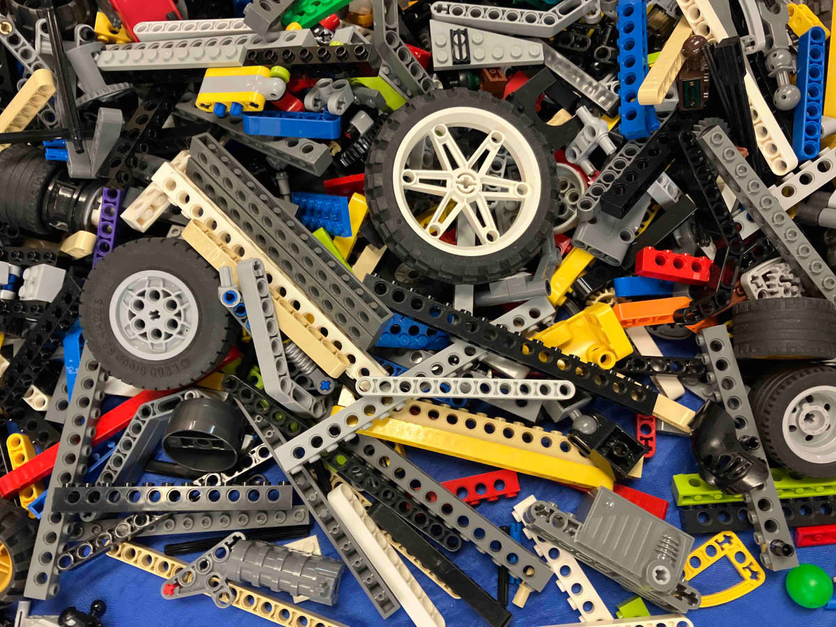 LEGO レゴ 42039 耐久レースカー 現状品 ＋ テクニック 系 バラバラ パーツ タイヤ など 合計9kg以上 大量 まとめ売り 部品取り パーツ取り_画像7