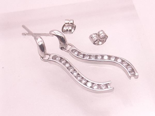 【値下げ】 K18WG/流線型ピアス/ダイヤモンド0.20ct/1.5g プラチナ台