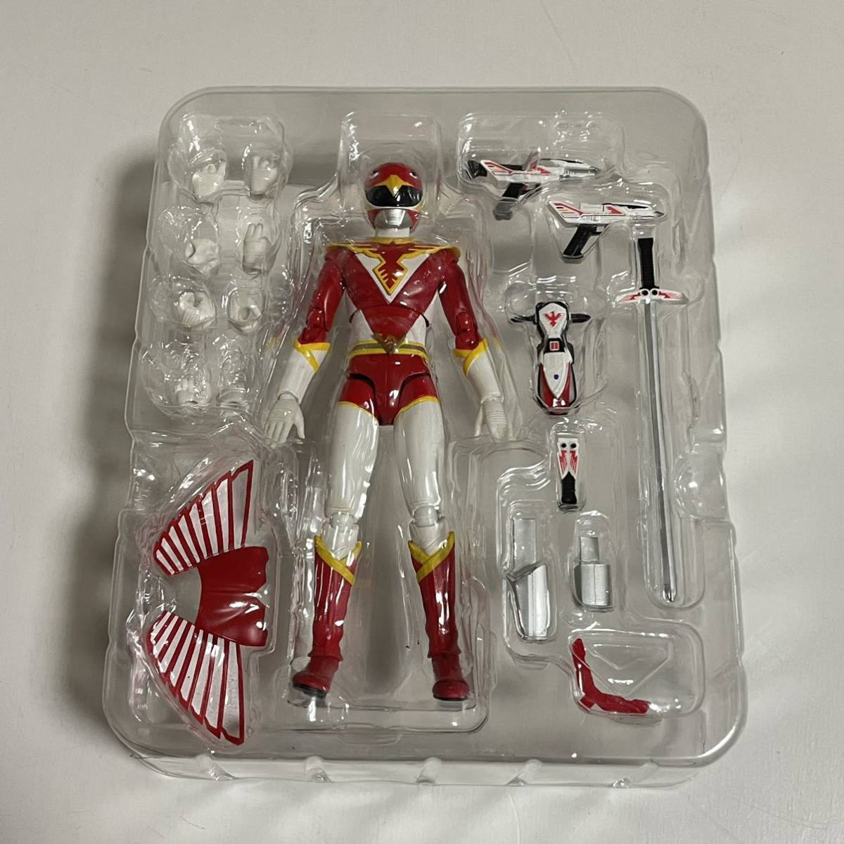 中古品 S.H.Figuarts フィギュアーツ鳥人戦隊ジェットマン レッドホーク_画像4