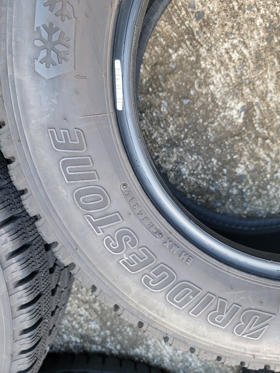 滋賀発送　BRIDGESTONEブリザックw979 215/65R15 110/108L LT 製造2019年43週 残溝約9.7mm　中古4本　バン トラック_画像2