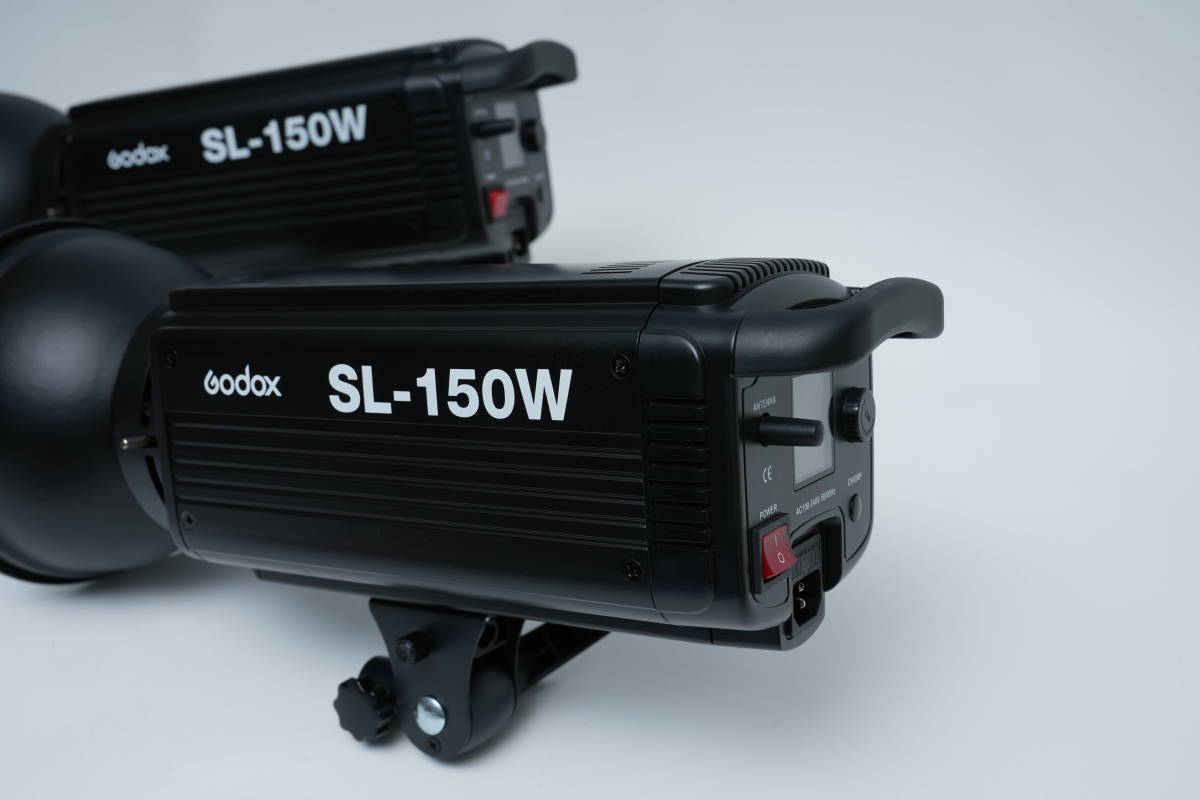 GODOX SL150W LEDスタジオライト 150W 定常光 色温度5600 2セット 付属品多数 カラーフィルター バンドア グリッド等_画像2