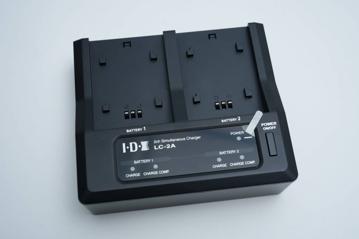 IDX LC-2A バッテリー2ch同時充電器 様々なスモールバッテリー充電に対応 美品_画像2